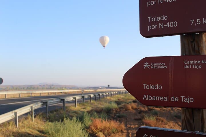 Sunrise Hot Air Balloon Flight Over Toledo — 1-Hour Balloon Ride with Brunch photo 6