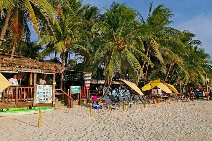 West Bay Beach Day Pass & Transfers — Roatán’s Best Snorkel and Shore Break photo 5