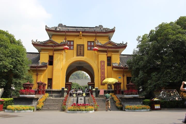 Guilin Full-Day Highlights Tour: Reed Flute Cave, Elephant Trunk & Solitary Beauty Peak photo 3