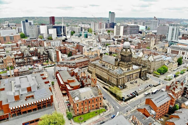 Explore Leeds: Hidden-Gems Treasure Hunt & Big Britain Quiz — 1 Day Pass photo 4