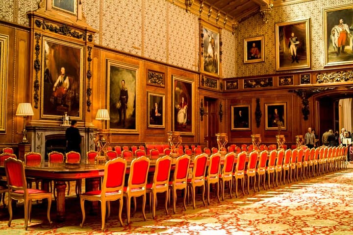 Private Skip-the-Line Windsor Castle Day Trip from London photo 4