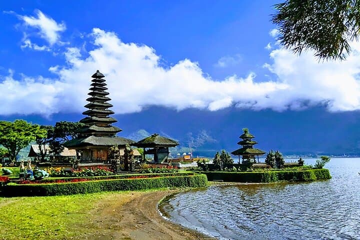 6-Day Private Bali Multi-Region Tour — Ubud, Bedugul, Kintamani, Lempuyang & South Coast photo 5
