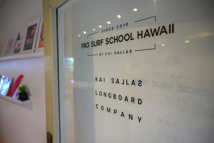 Beginner Surf Lessons in Waikiki: Two-Hour Group Surf School at Kaimana Beach photo 3