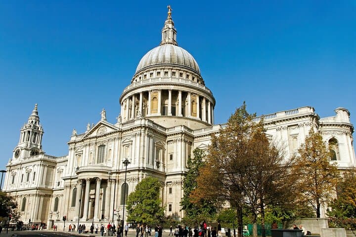 Private City of London Walking Tour: Hidden Streets, St. Paul's & the Tower