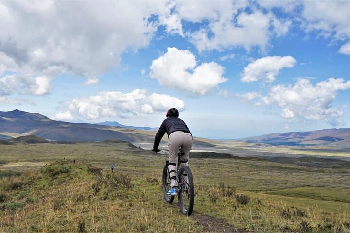 Cotopaxi Downhill MTB: Enduro Rides from Quito to 15,000 ft photo 4