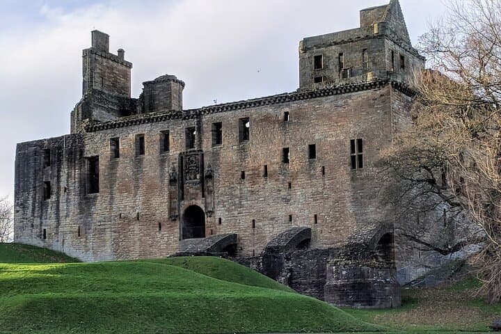 Private Outlander Locations Tour from Edinburgh — Linlithgow, Culross & Blackness Castle photo 5