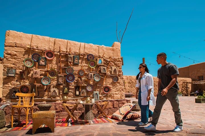 Explore AlUla Old Town: Guided Rawi Walk Through Stone Streets & Historic Homes photo 3
