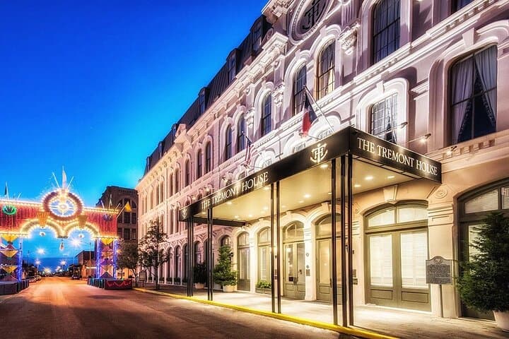 Galveston Haunted Pub Crawl: Strand Ghost Tour & Historic Bar Walk