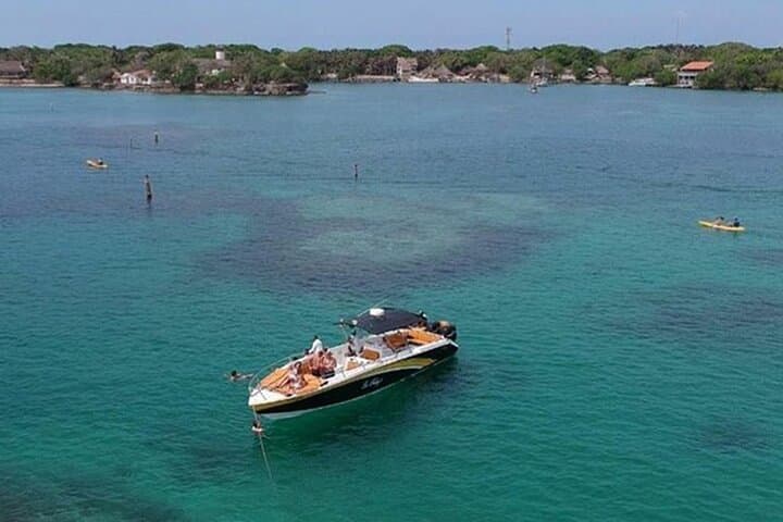 Santa Marta Beaches Private Boat Tour — Playa Blanca, Inca Inca & Santo Cristo photo 6