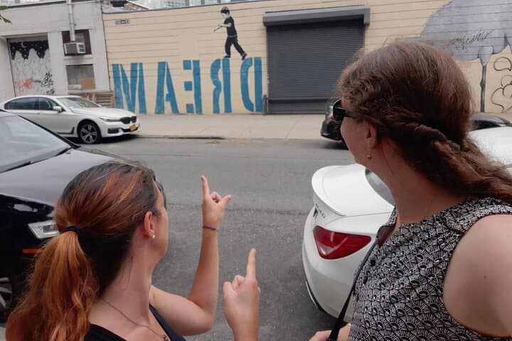Williamsburg Street Art Puzzle Quest: Self-Guided Mural Tour in Brooklyn photo 6