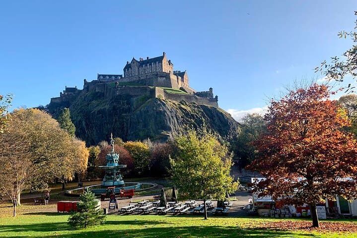 Edinburgh Castle Guided Walking Tour with Entry Ticket photo 2