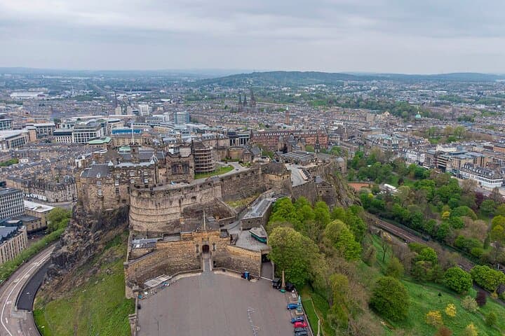 Edinburgh Castle Guided Walking Tour with Entry Ticket photo 3