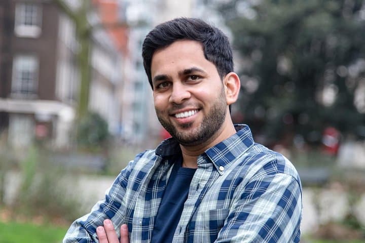 Professional Tinder Photoshoot in London — Dating App Photography Session photo 4