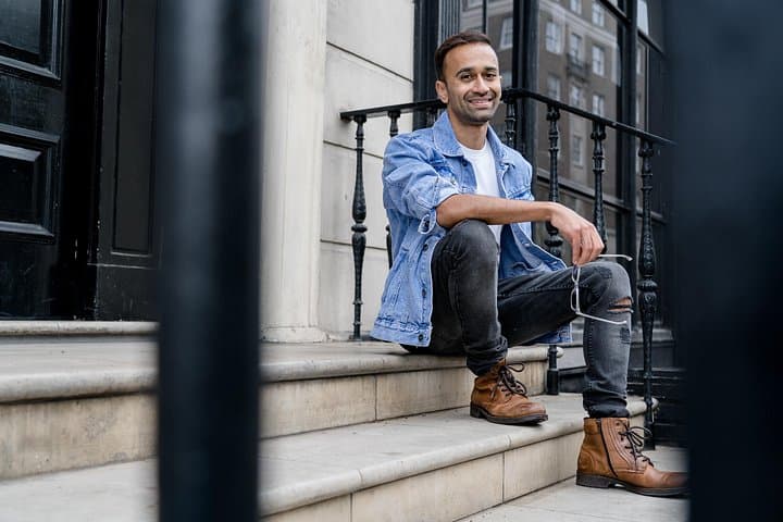 Professional Tinder Photoshoot in London — Dating App Photography Session photo 2