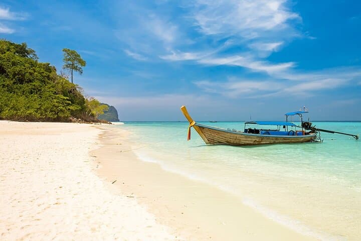 Private Half-Day Bamboo Island Longtail Boat Tour from Phi Phi