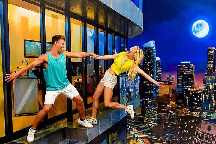 Museum of Illusion Dubai: Interactive Optical Exhibits & Visitor Guide