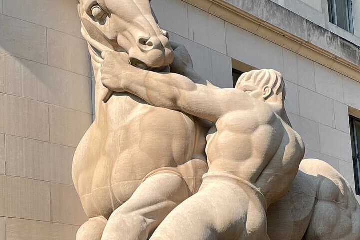 Washington DC Highlights: 4‑Hour Memorials & Museums Small‑Group Tour photo 5
