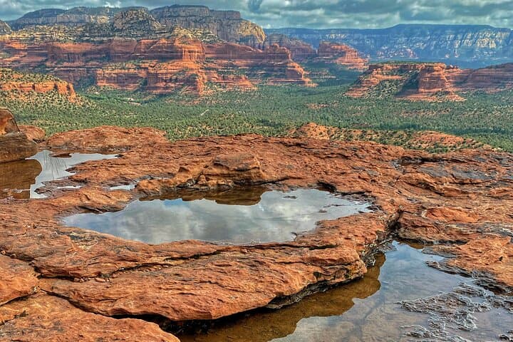 Sedona Doe Mountain Private Hike — Sneak-a-Peak Summit Views