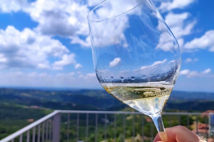 Panoramic Aperitif on Albaretto della Torre: 360° Views of Langhe & Monviso