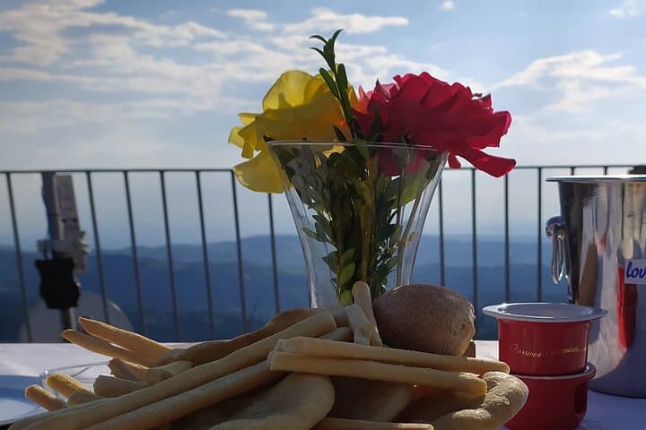 Panoramic Aperitif on Albaretto della Torre: 360° Views of Langhe & Monviso photo 2