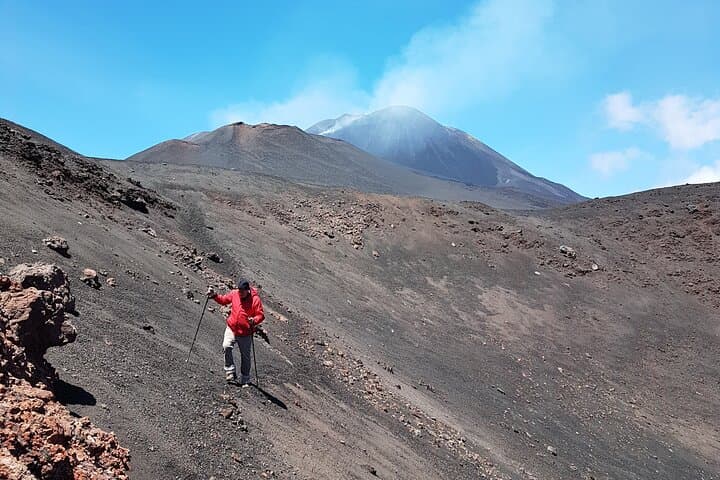 Etna Sud Tour: Cable Car, Craters and 2,700m Day Hike on Mount Etna