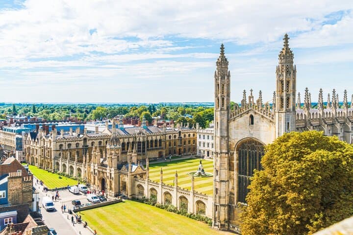 Cambridge Famous Alumni Quest: Interactive Walking Game Through University Highlights