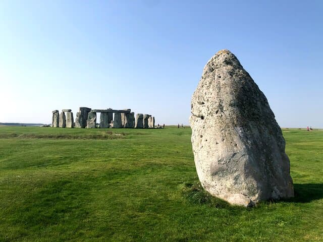 Bath & Stonehenge Self-Guided Audio Tour — Roman Baths to Neolithic Stones photo 3