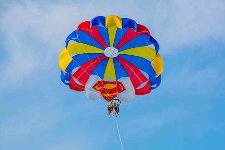 Parasailing Over Barcelona: 15-Min Flight Above Barceloneta