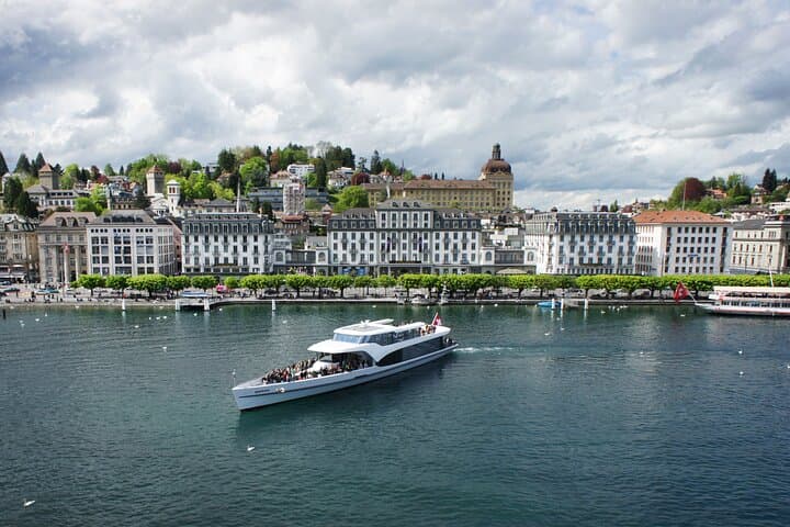 Lake Lucerne Panoramic Sightseeing Cruise: 1-Hour Yacht Tour from Lucerne photo 2