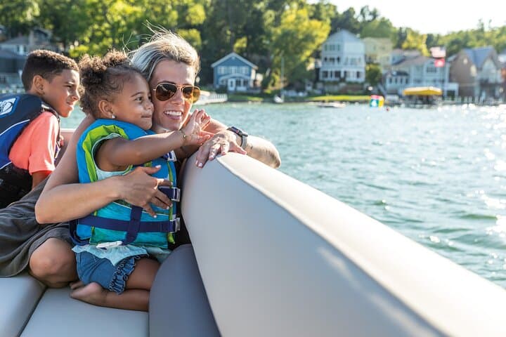 25-foot Tritoons in Door County: 3-Hour Sister Bay Boat Rental photo 2