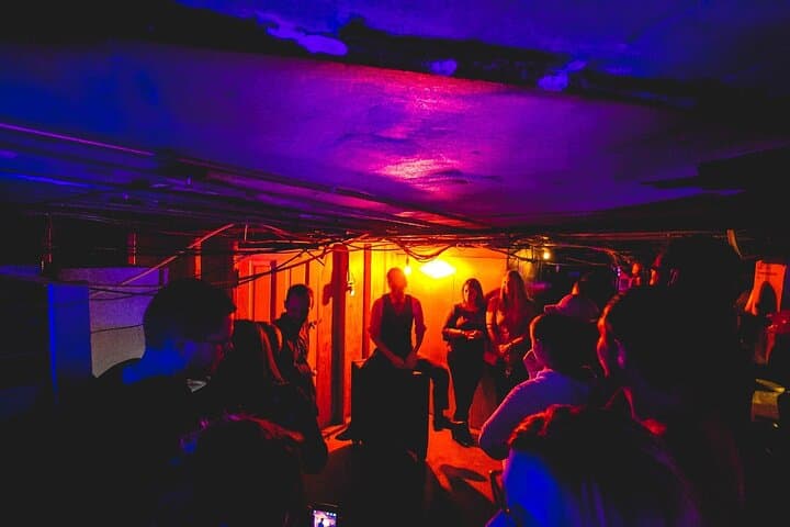 Shakers Historical Ghost Tour Milwaukee: Walker's Point Haunted Bar Experience photo 3