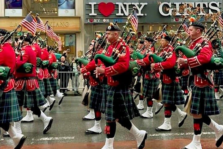 Private NYC Limousine Tour: 3-Hour Luxury Manhattan Sightseeing photo 4