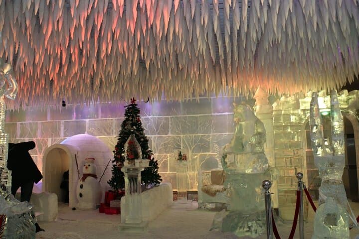 Chillout Ice Lounge Dubai: Experience 6°C Below Zero in the Desert