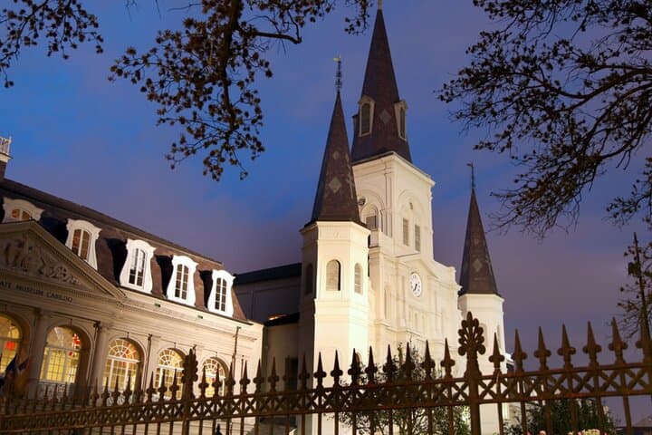 New Orleans Ghost Hunt: French Quarter Walking Quest & Exploration Game photo 5