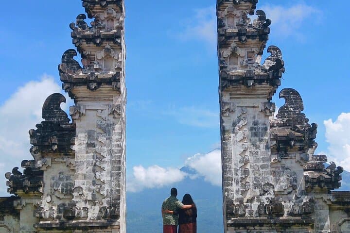 Uluwatu Temple Sunset & Kecak Fire Dance: Cliffside Ritual Guide photo 5