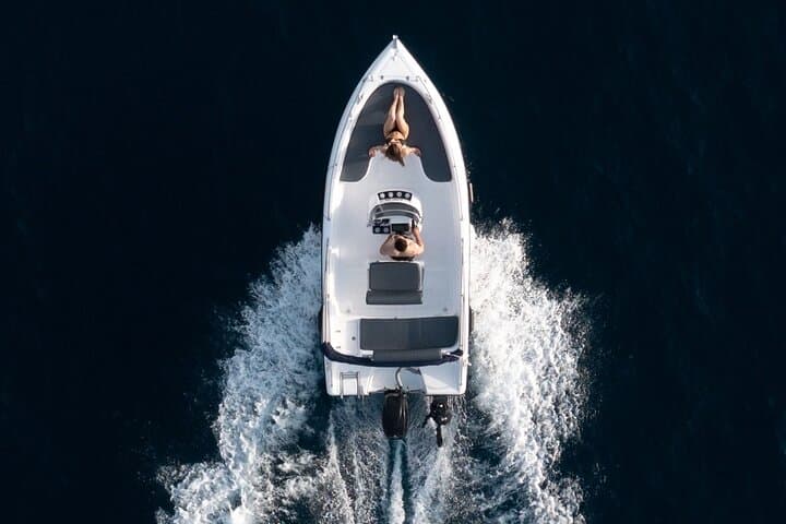 Santorini Private Boat Rental: Captain Your Own 10-Hour Aegean Caldera Cruise