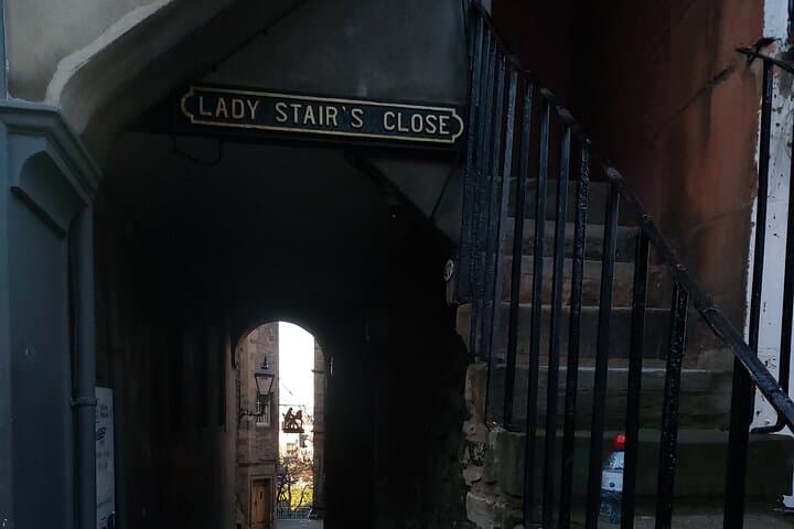 Edinburgh Interactive Treasure Hunt: Self-Guided Walking Game on the Royal Mile photo 6