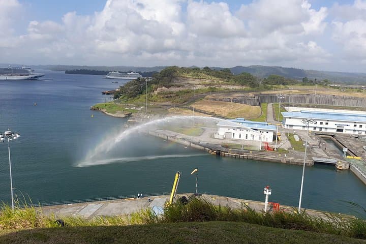 Panama Canal & San Lorenzo Fort Day Trip — Gatun Locks to Agua Clara photo 3