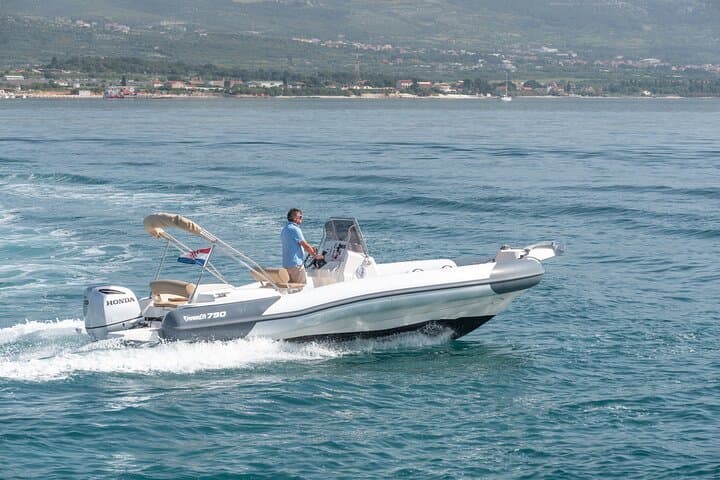 Marlin 790 Speedboat Rental from Trogir and Split — Explore Central Dalmatia photo 4