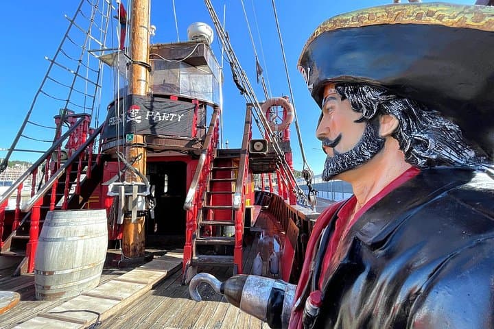Pirate Cruise in Barcelona: Jolly Roger 75-Minute Coastal Adventure photo 2