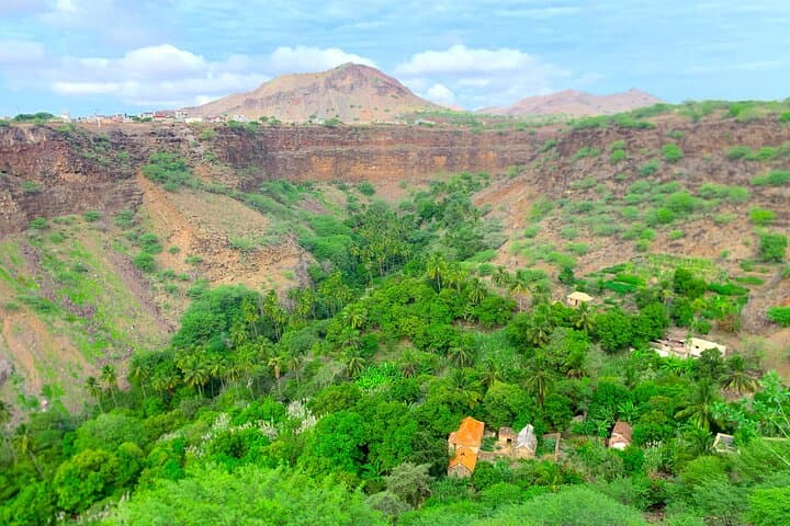 Calabaceira Valley Hike & Cidade Velha Guided Tour — 4-Hour Santiago Island Trek photo 2