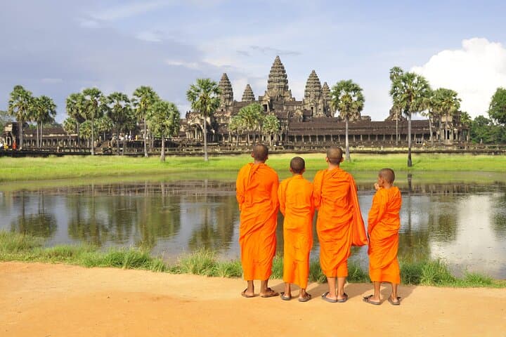 Full-Day Private Angkor Wat Tour — Early-Access Temples & Expert Guide
