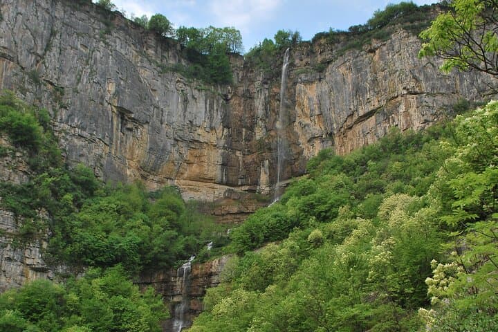 Iskar Gorge Trek and Skaklia Waterfall: Day Hike from Sofia to Cherepish Monastery photo 4