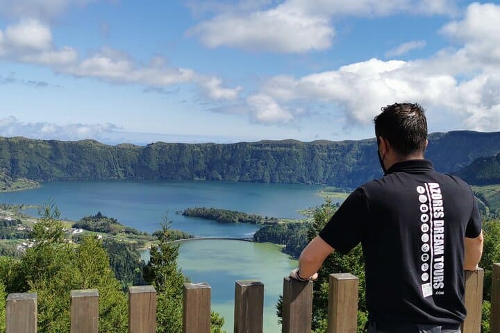 Sete Cidades Shore Excursion: Blue & Green Twin Lakes of São Miguel photo 3