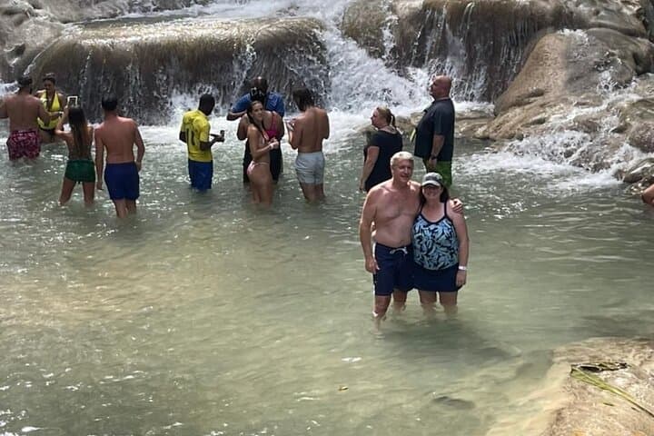 Dunn's River Falls & Blue Hole: Private Transfer from Montego Bay to Ocho Rios