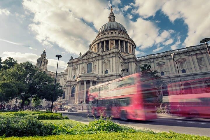 Inside St Paul's Cathedral — Private Walking Tour of London's Dome and Crypt photo 2