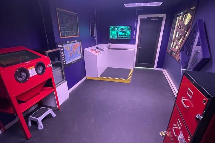 Rocky Mountain Meltdown: Vail Escape Room Challenge in Dr. Victronium's Lab