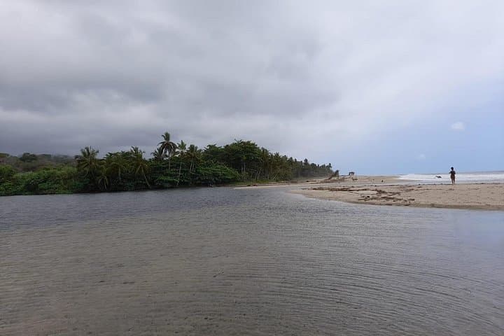 Mendihuaca & La Poza Sagrada: Day Hike, Sacred Pool Swim and Beach Afternoon photo 3