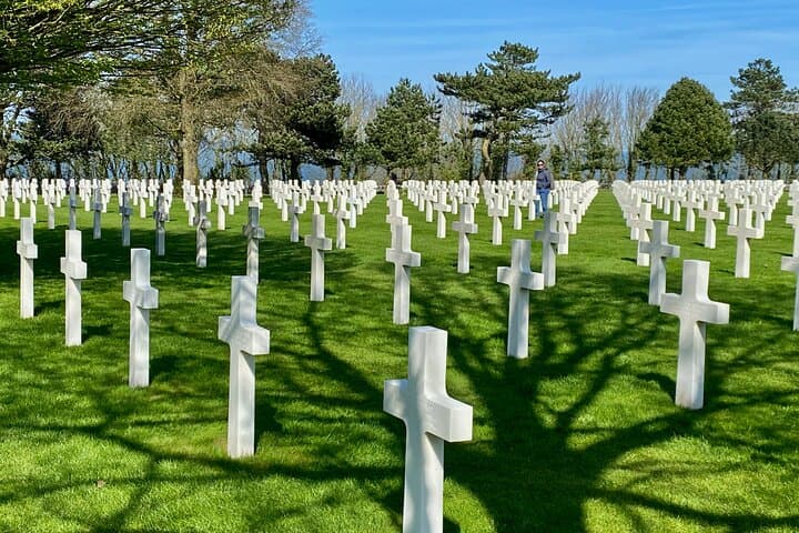 Exploring Normandy: D-Day Landing Beaches Small-Group Tour