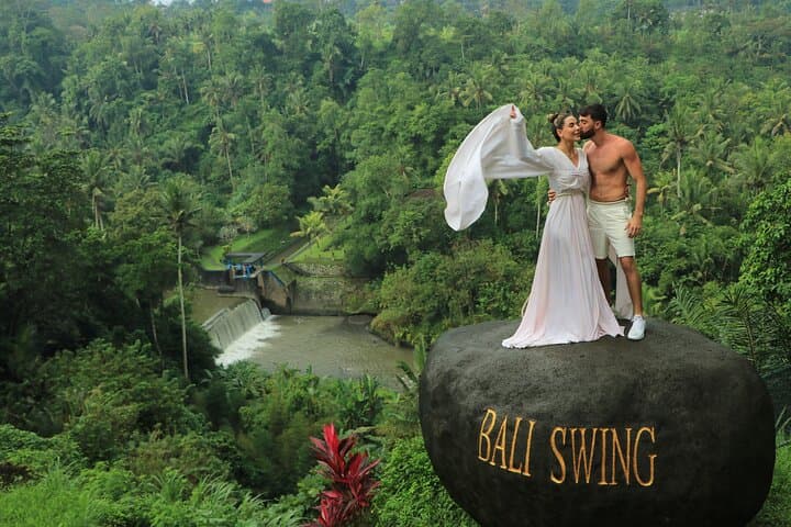 Full-Day Bali Swing, Temple & Ubud Monkey Forest Adventure photo 3